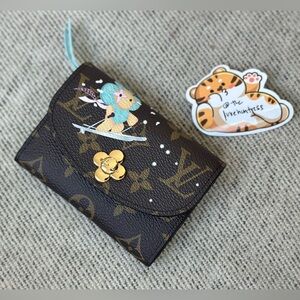NEW Louis Vuitton Rosalie Coin Purse Vivienne Holiday ‘24 Azur Frost Monogram